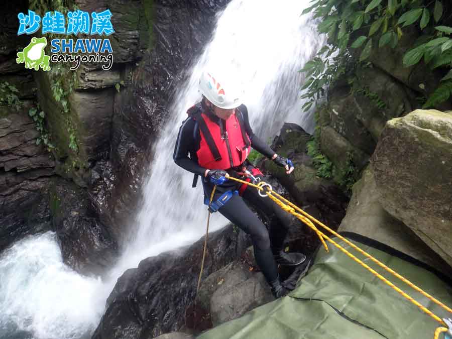新竹尖石梅花溪 沙蛙溯溪 專辦溯溪活動 台北桃園新竹苗栗宜蘭 溯溪行程推薦